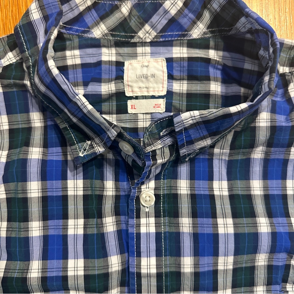 Gap men’s lived in button down shirt
